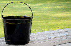 10 Quart Black Bucket