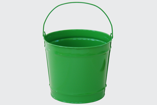 tall plastic bucket