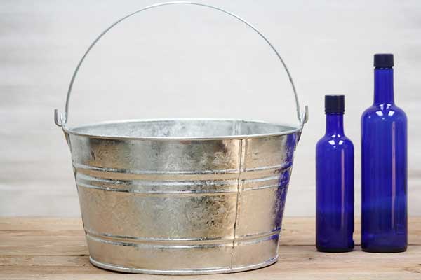 4.25 Gallon Galvanized Metal Wash Bucket