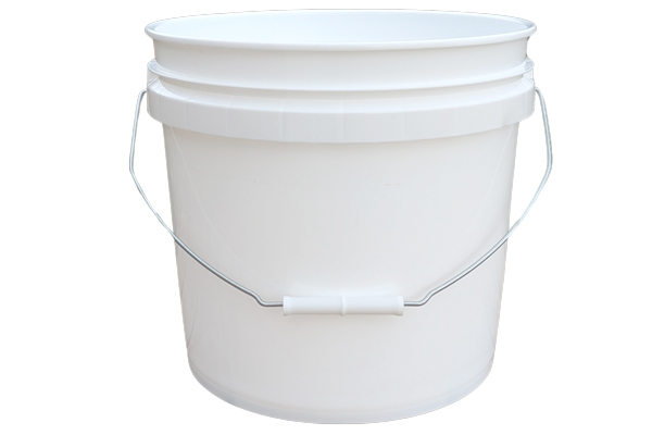 2 Gallon Square Bucket with Snap On Lid