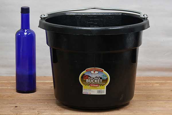 https://www.bucket-outlet.com/pics/Rubber-Feed-Bucket.jpg