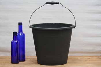 18 Quart Black Plastic Bucket