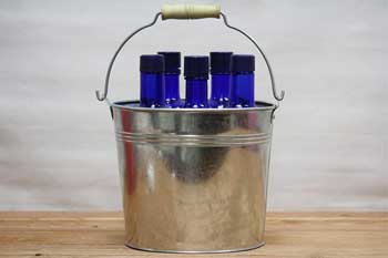 5 Quart Wooden Handle Galvanized Metal Bucket